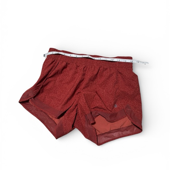 Athleta Mesh Racer Run Mid Rise Shorts Size S - Picture 3 of 4